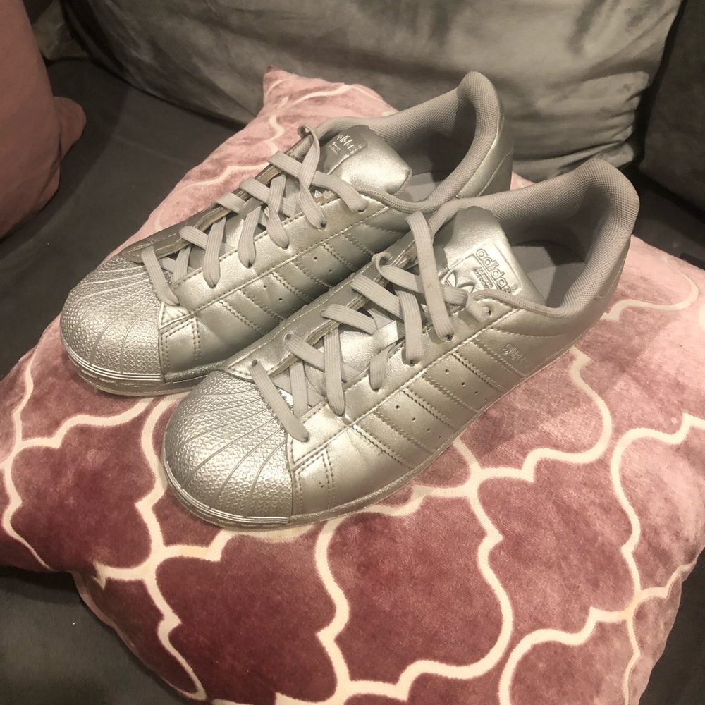 Silver shell toes adidas